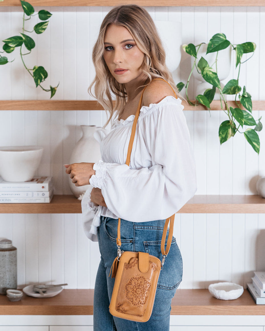 MANDALA PHONE WALLET BAG