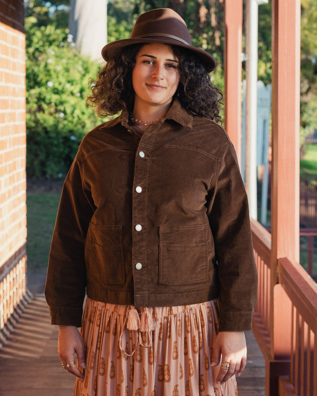 ROAM FREE BOX CORD JACKET CHOCOLATE