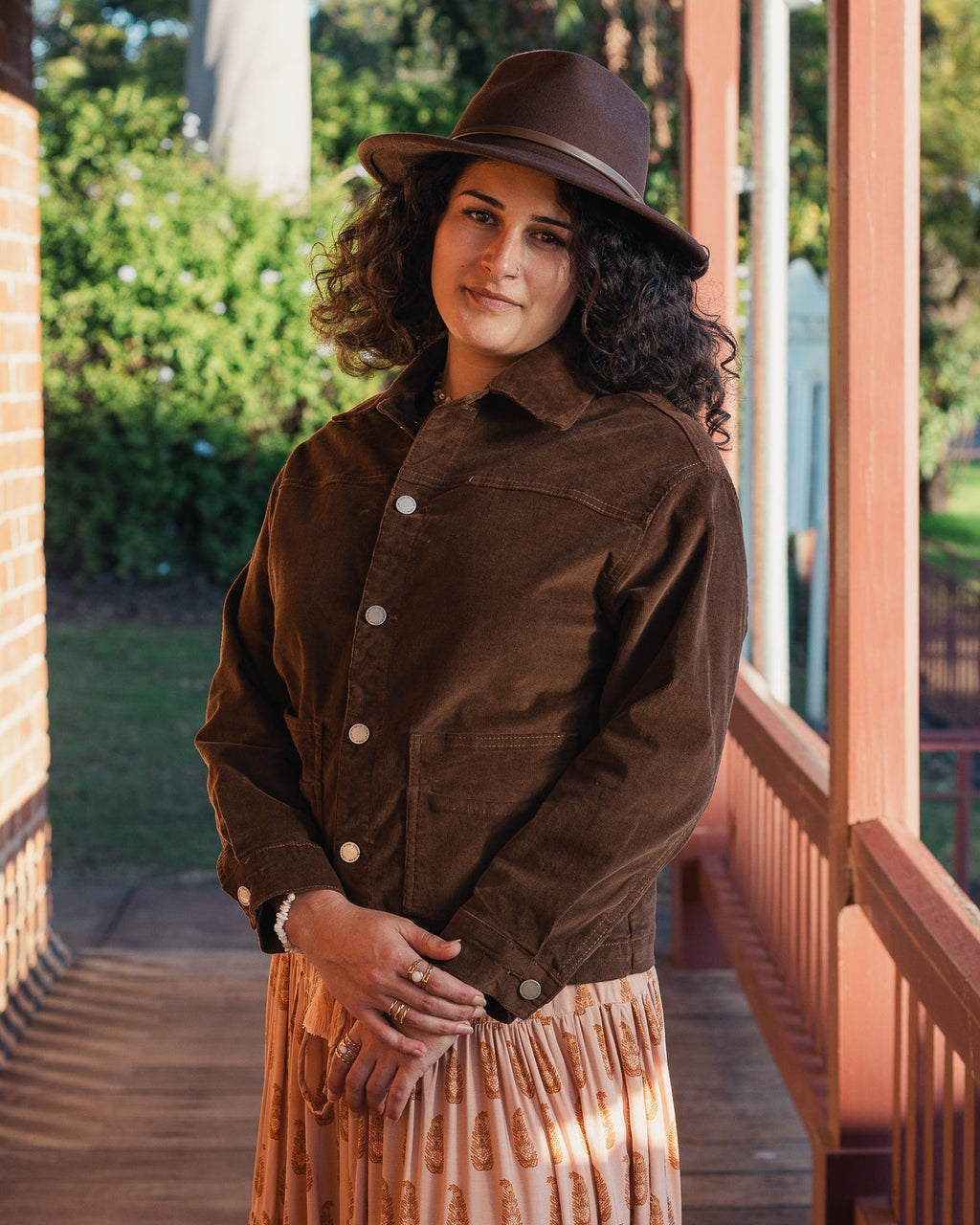 ROAM FREE BOX CORD JACKET CHOCOLATE
