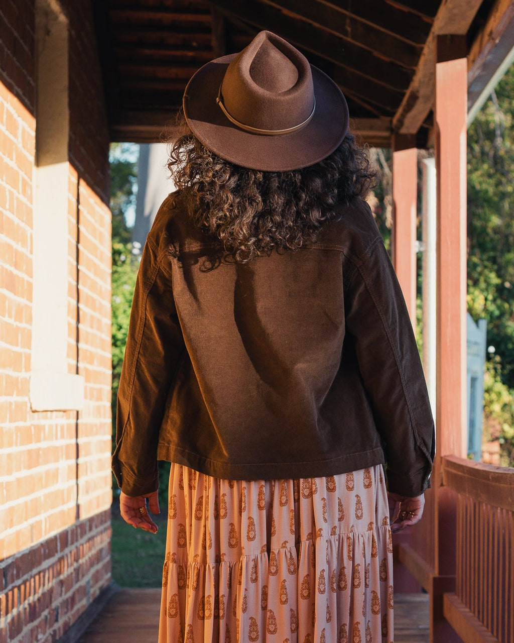 ROAM FREE BOX CORD JACKET CHOCOLATE