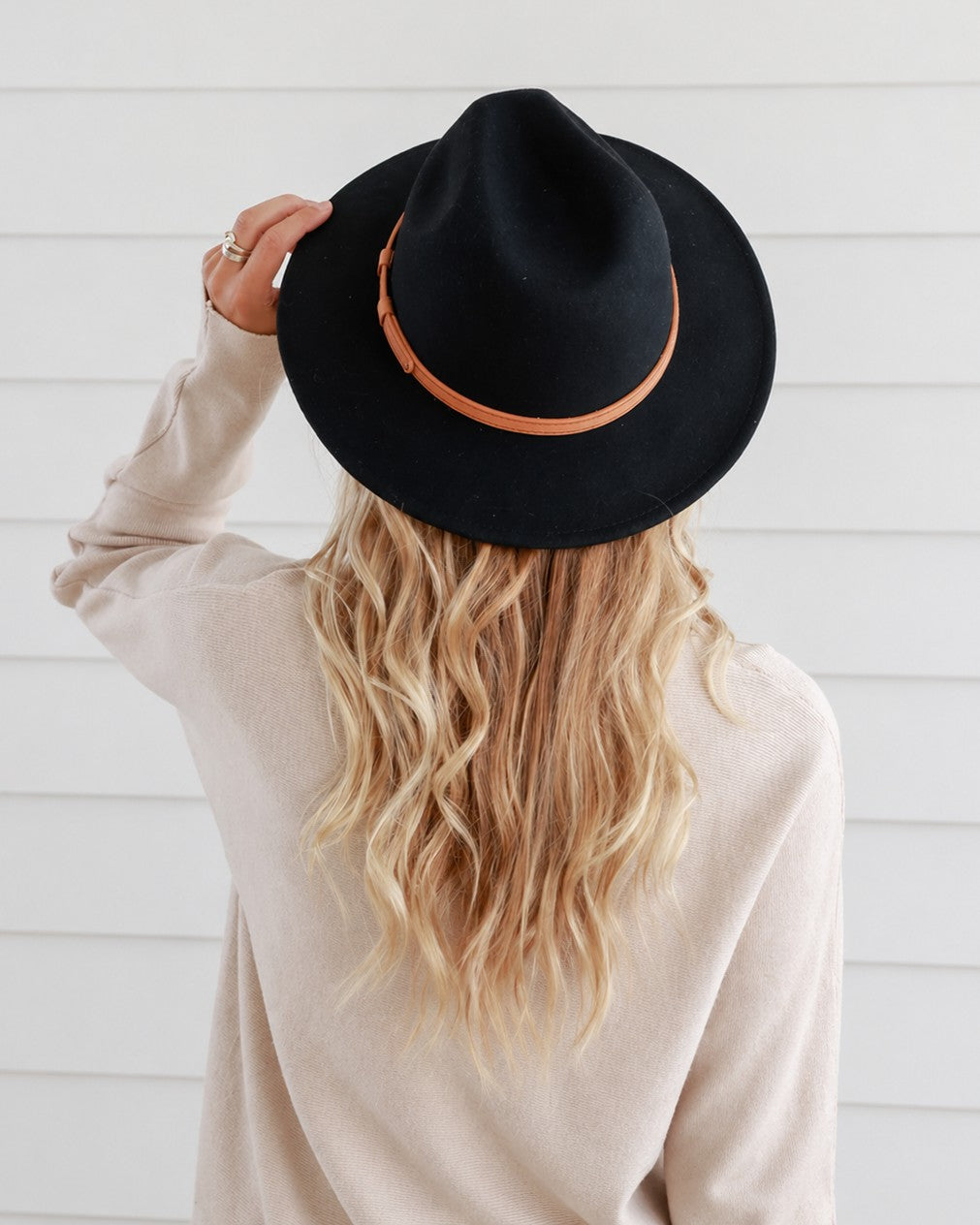 MIA HAT BLACK