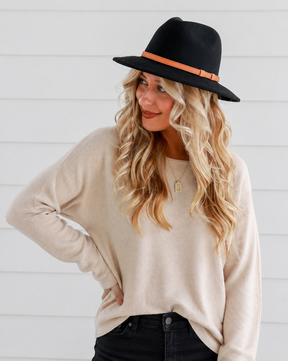 MIA HAT BLACK
