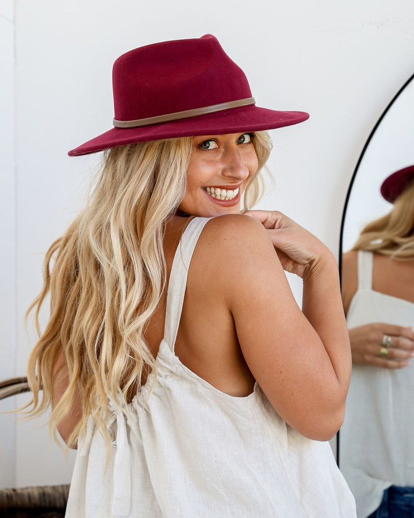 ISLA HAT BERRY