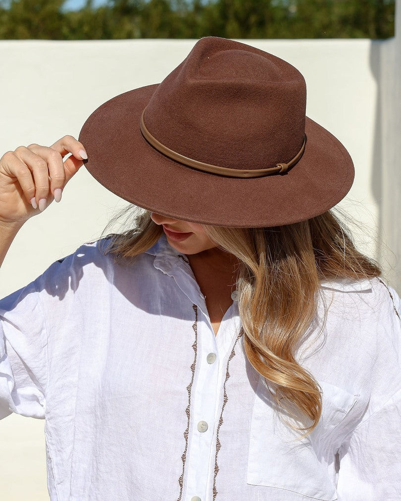 ISLA HAT CHOCOLATE