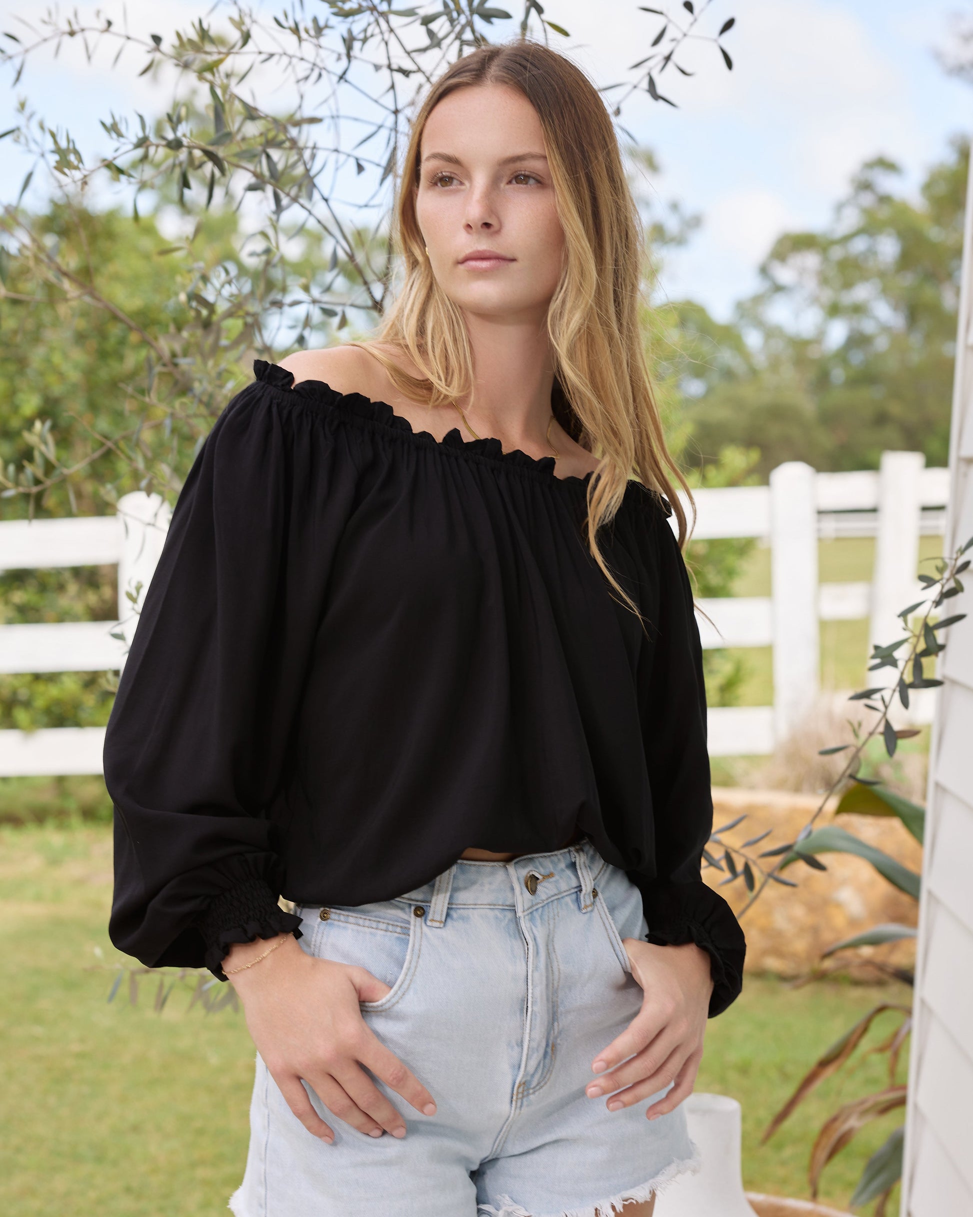 NYLA TOP BLACK