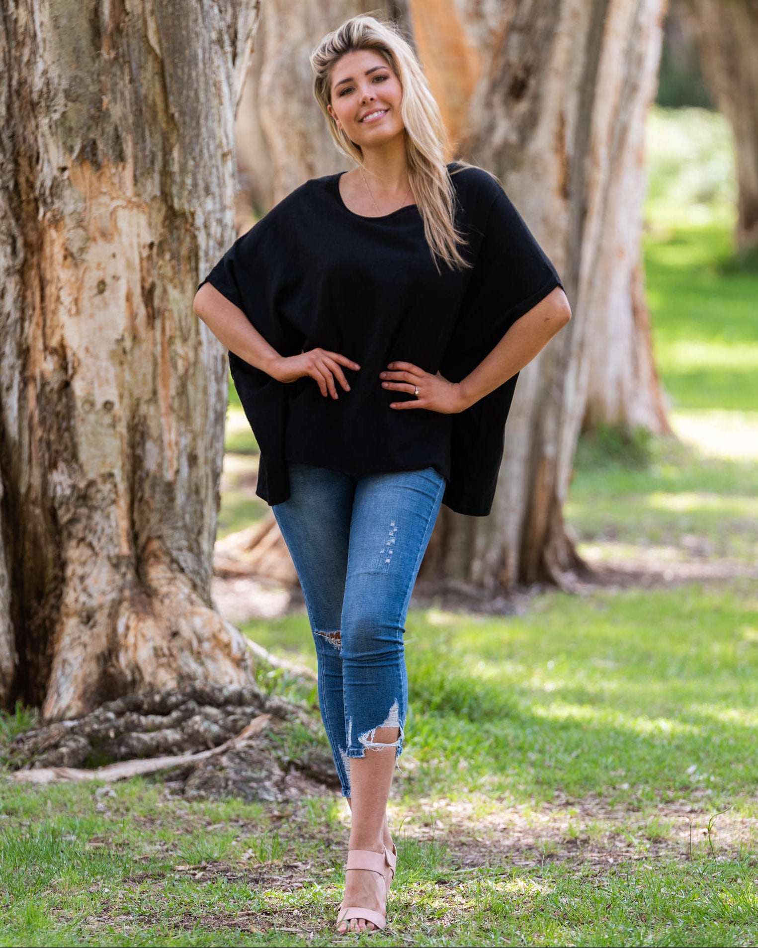 FAVEN DRAPE TOP BLACK